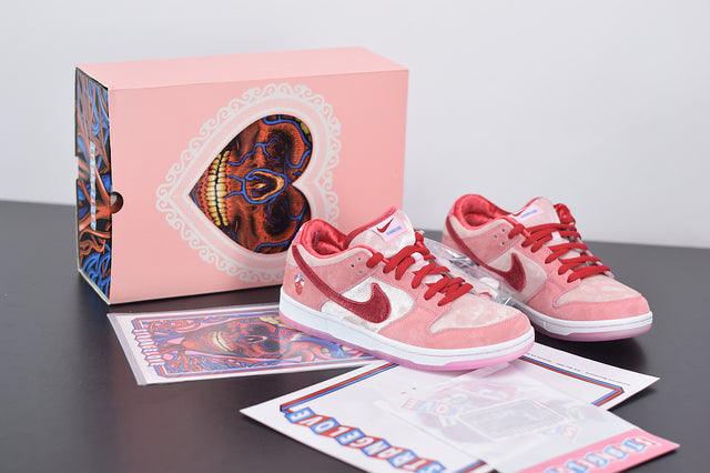 Nike SB Dunk Low Strange Love Skateboards - ELEGANZ OUTLET