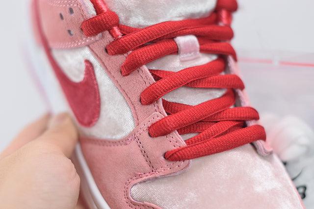 Nike SB Dunk Low Strange Love Skateboards - ELEGANZ OUTLET