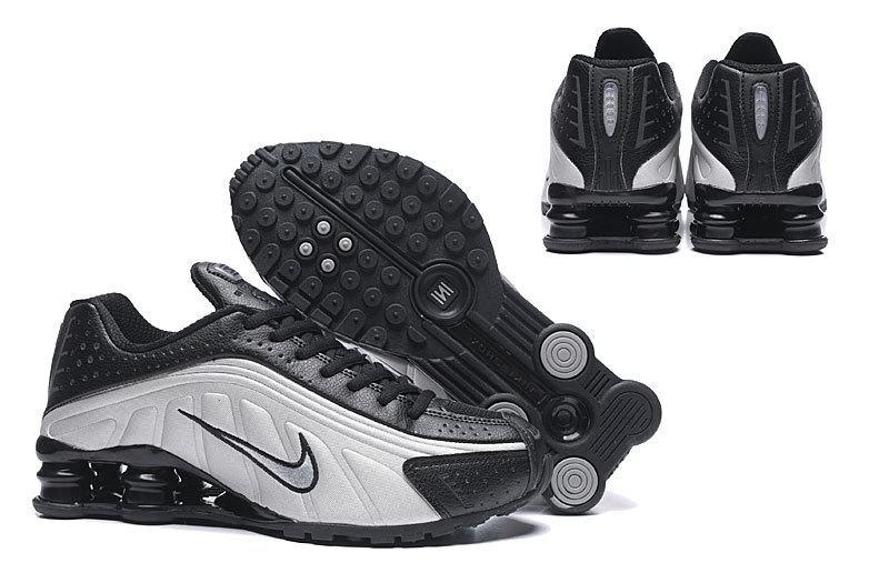 Shox R4 “Preto/Prata” - ELEGANZ OUTLET