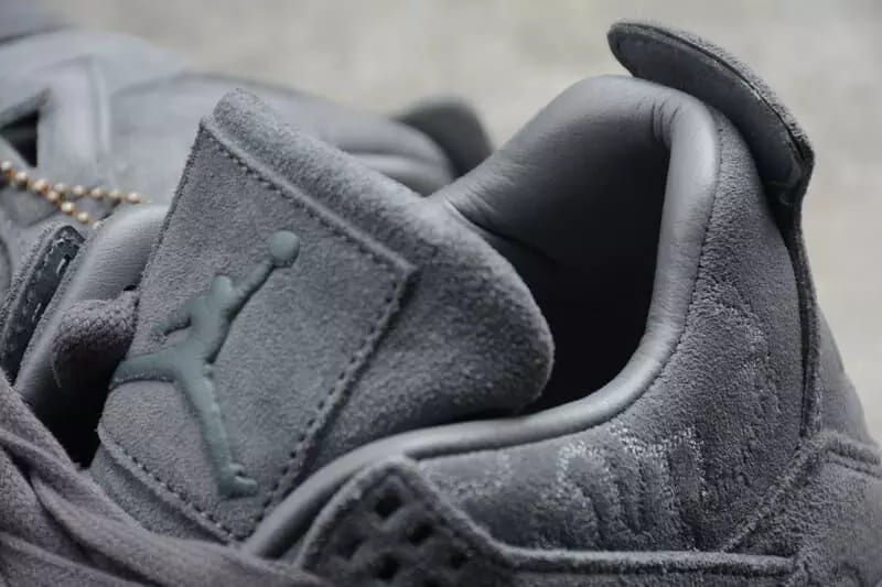 Air Jordan 4 Retro Kaws Cool Grey