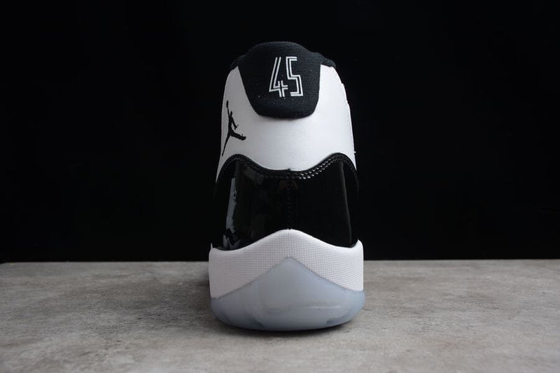 Air Jordan 11 Concord