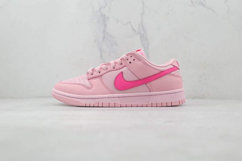 Nike Dunk Low Triple Pink - ELEGANZ OUTLET