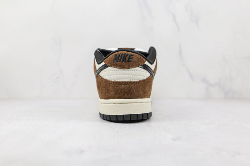 Nike SB Dunk Low White Black Trail End Brown - ELEGANZ OUTLET