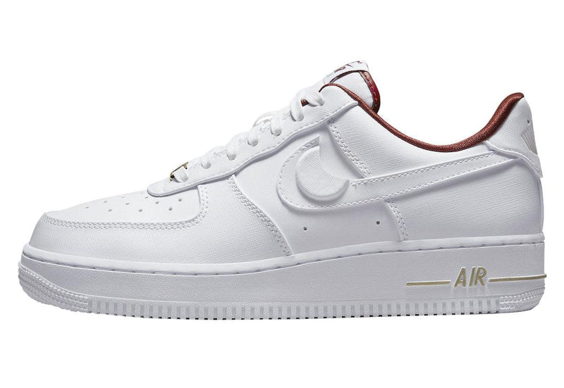 Air Force 1 Low '07 SE Just Do It Summit White Team Red - ELEGANZ OUTLET