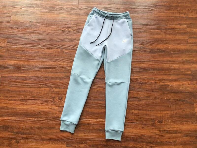 Conjunto Nike Tech Fleece Celestine Blue