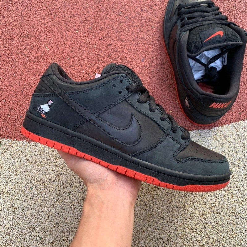 Nike SB Dunk Low Black Pigeon - ELEGANZ OUTLET