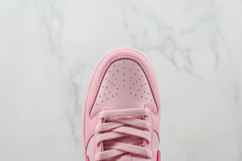 Nike Dunk Low Triple Pink - ELEGANZ OUTLET