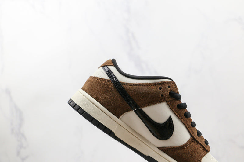 Nike SB Dunk Low White Black Trail End Brown - ELEGANZ OUTLET