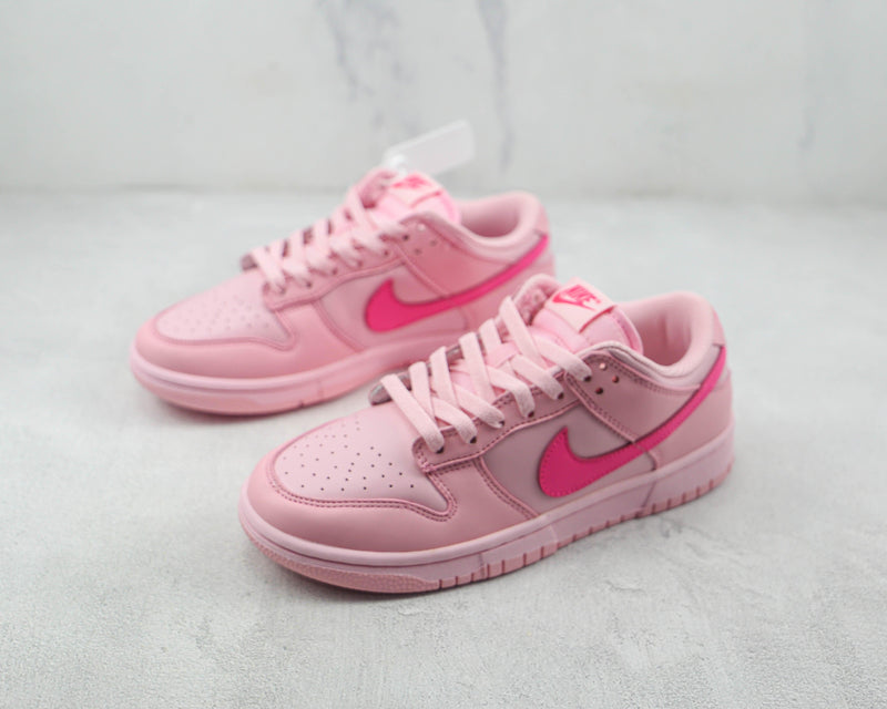 Nike Dunk Low Triple Pink - ELEGANZ OUTLET