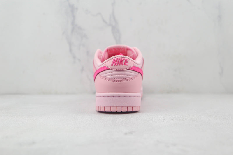 Nike Dunk Low Triple Pink - ELEGANZ OUTLET