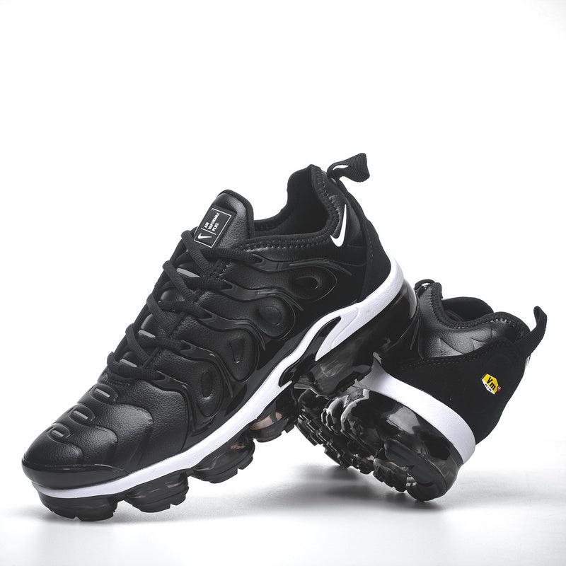 VaporMax Plus “Black/White” - ELEGANZ OUTLET