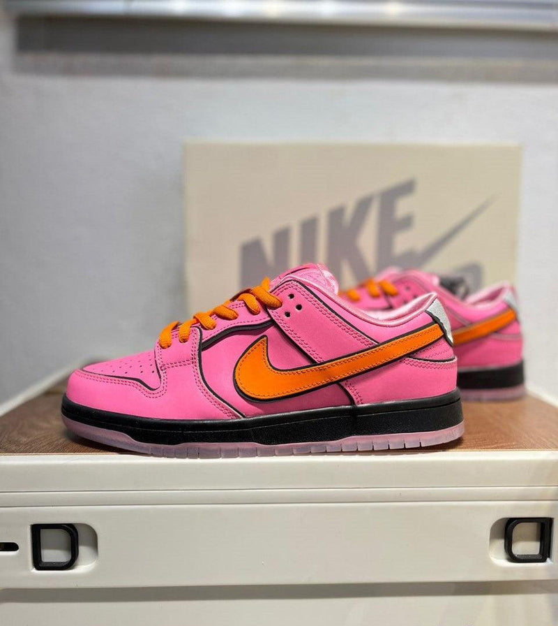 Nike Dunk Low SB x Powerpuff Girls (Meninas Super Poderosas) "Blossom" - ELEGANZ OUTLET