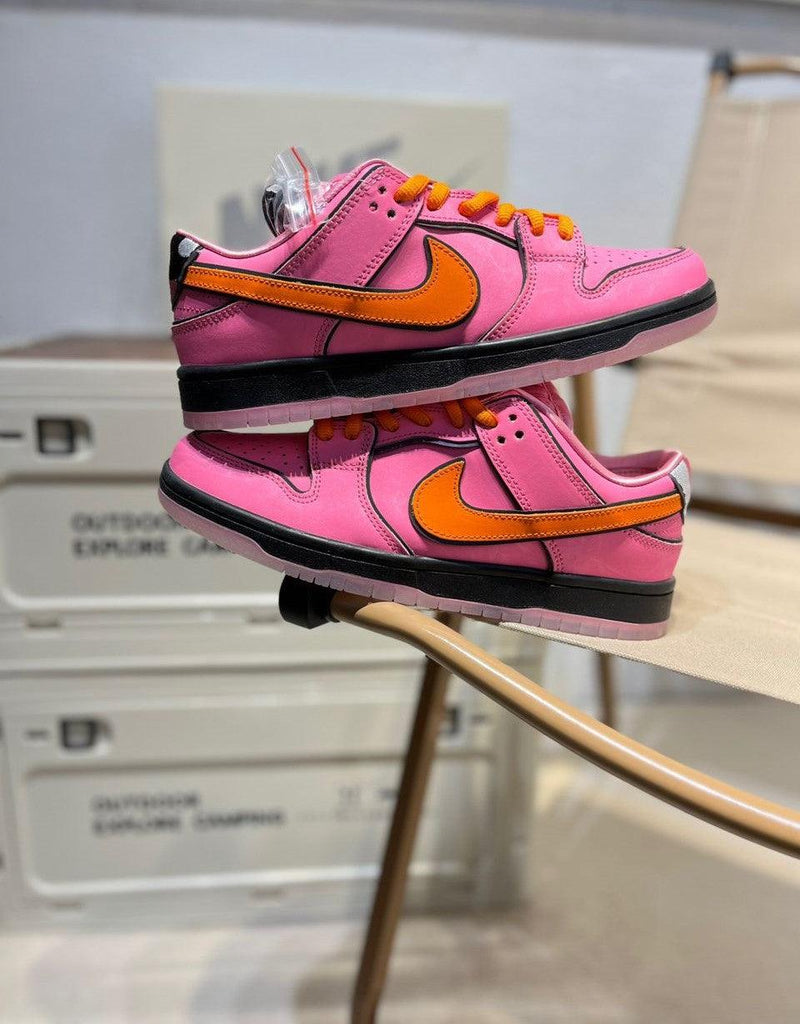 Nike Dunk Low SB x Powerpuff Girls (Meninas Super Poderosas) "Blossom" - ELEGANZ OUTLET