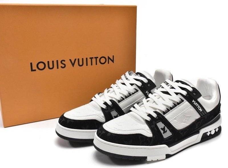 Tênis Louis Vuitton Trainer Preto e Branco - ELEGANZ OUTLET