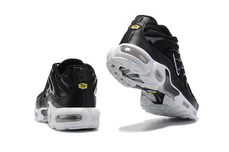 Air Max Plus TN 1 “Black/White” - ELEGANZ OUTLET