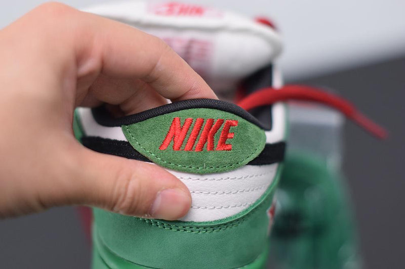 Nike SB Dunk Low Pro "Heineken" - ELEGANZ OUTLET