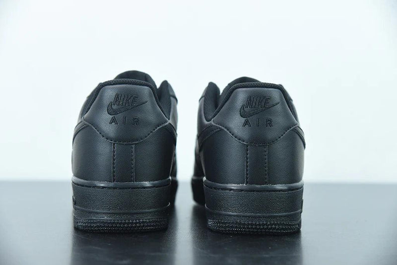 Air Force 1 “Triple Black” - ELEGANZ OUTLET