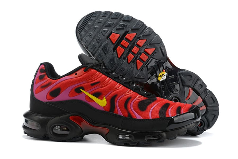 Air Max Plus TN x Supreme University Red 