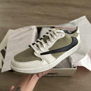 Travis Scott x Air Jordan 1 Low Golf Olive (LANÇAMENTO) - ELEGANZ OUTLET