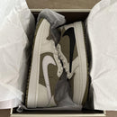 Travis Scott x Air Jordan 1 Low Golf Olive (LANÇAMENTO) - ELEGANZ OUTLET