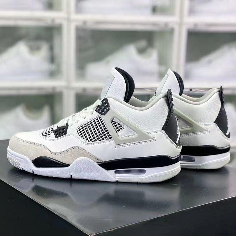 Jordan 4 “Military Black” - ELEGANZ OUTLET